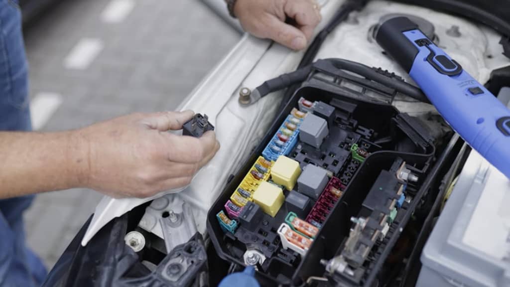 كهربائي سيارات متنقل,كهربجي سيارات,كهربائي سيارات فلبيني,اقرب كهربائي سيارات,كهربائي سيارات ممتاز,افضل كهربائي سيارات,كهربائي سيارات محترف,فني كهربائي سيارات